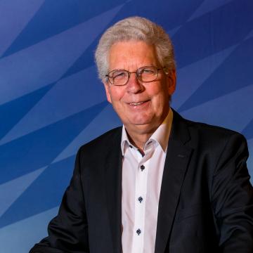 Dr. Michael Büssemaker