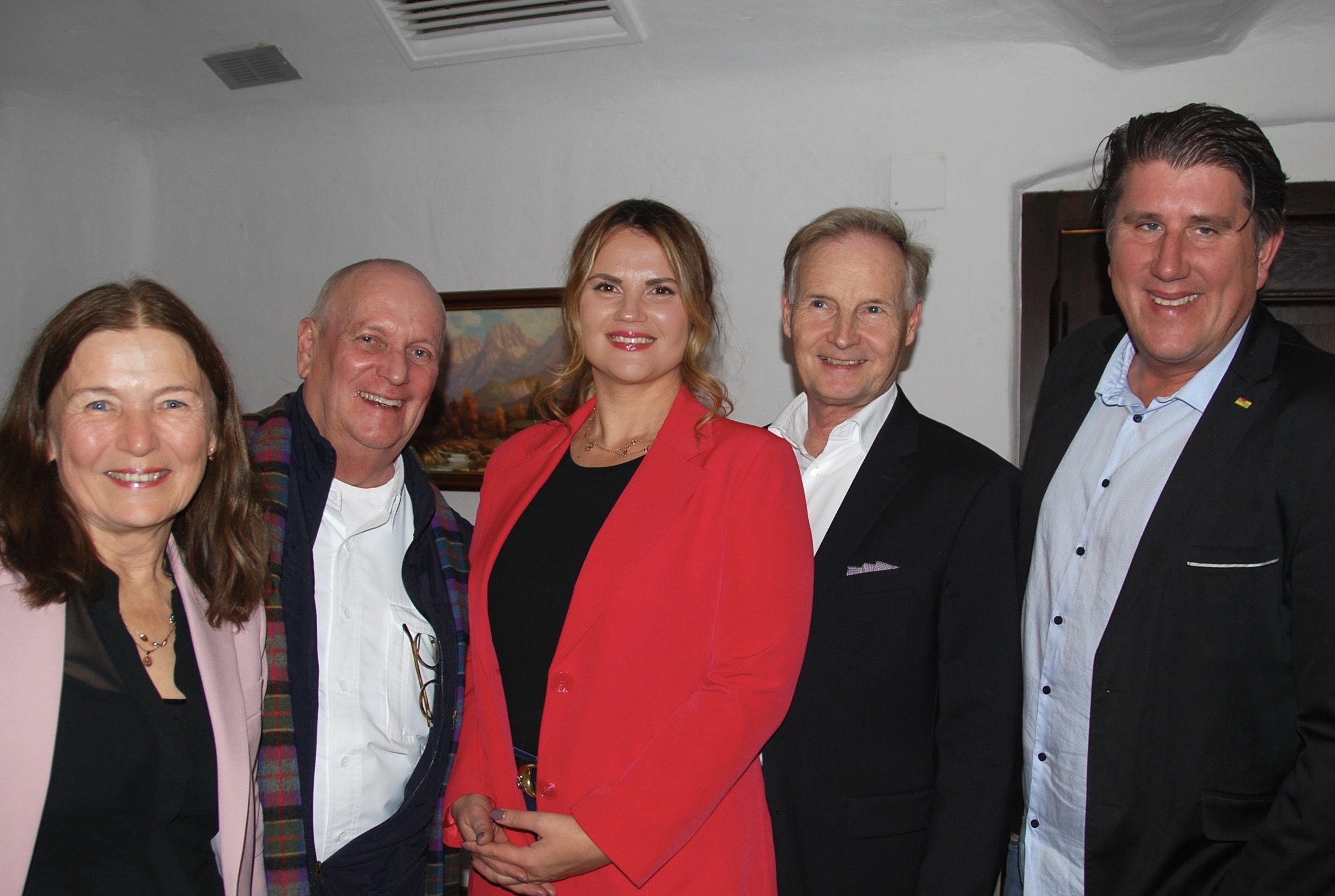 Im Bild von Links: Anette Westarp, Veit Wiswesser, Fabienne Rzitki, Dr. Thomas Klaue, Christian Flühr